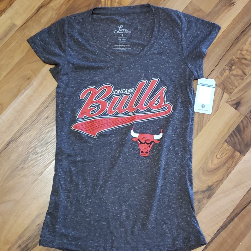 Womens bnwt Chicago Bulls tee size S
